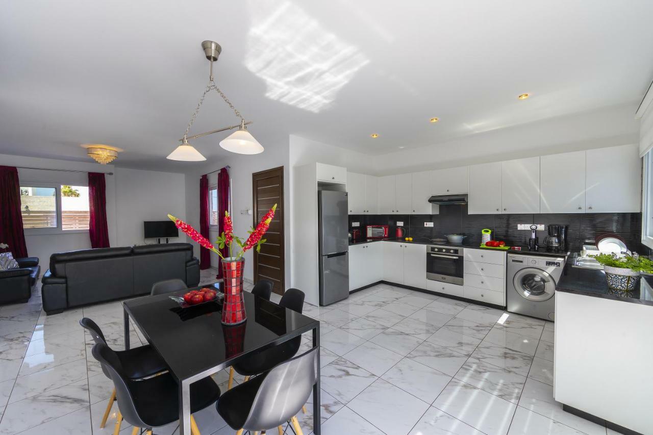 Protaras Villa Hollywood Экстерьер фото