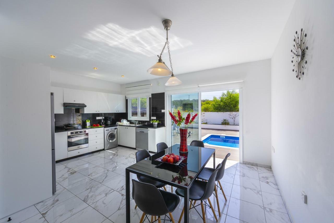 Protaras Villa Hollywood Экстерьер фото