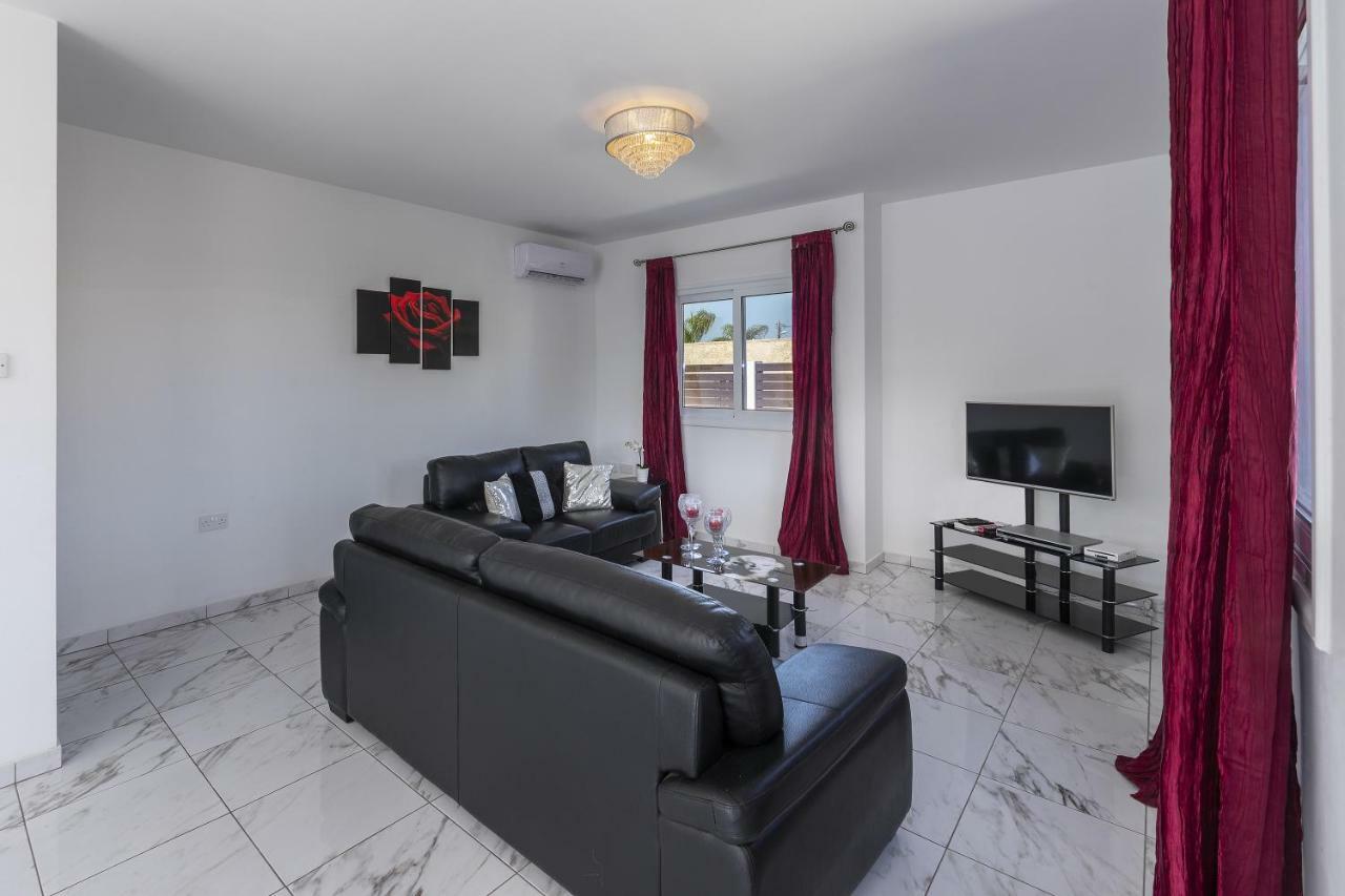 Protaras Villa Hollywood Экстерьер фото